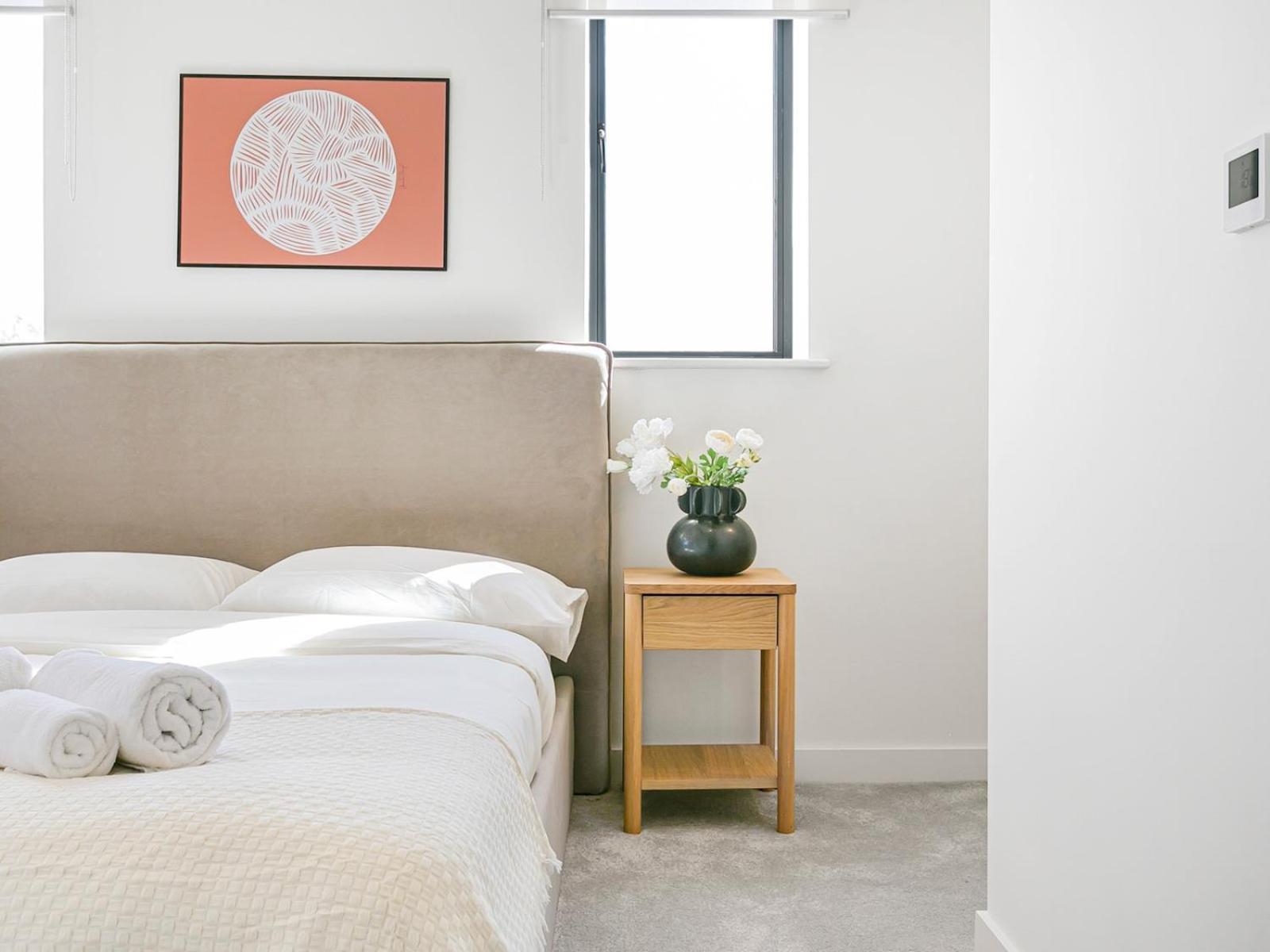Pass The Keys Chic 3-bedroom Retreat With Private Balcony *