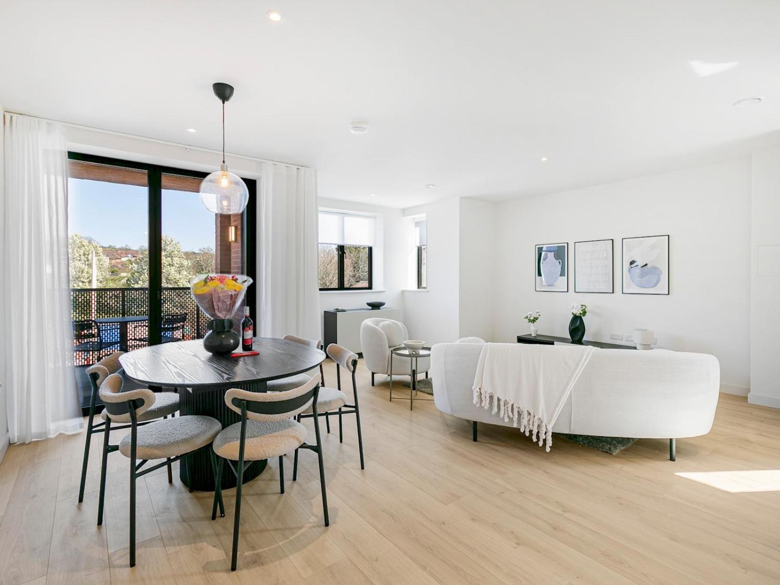 Pass The Keys Chic 3-bedroom Retreat With Private Balcony * Londres