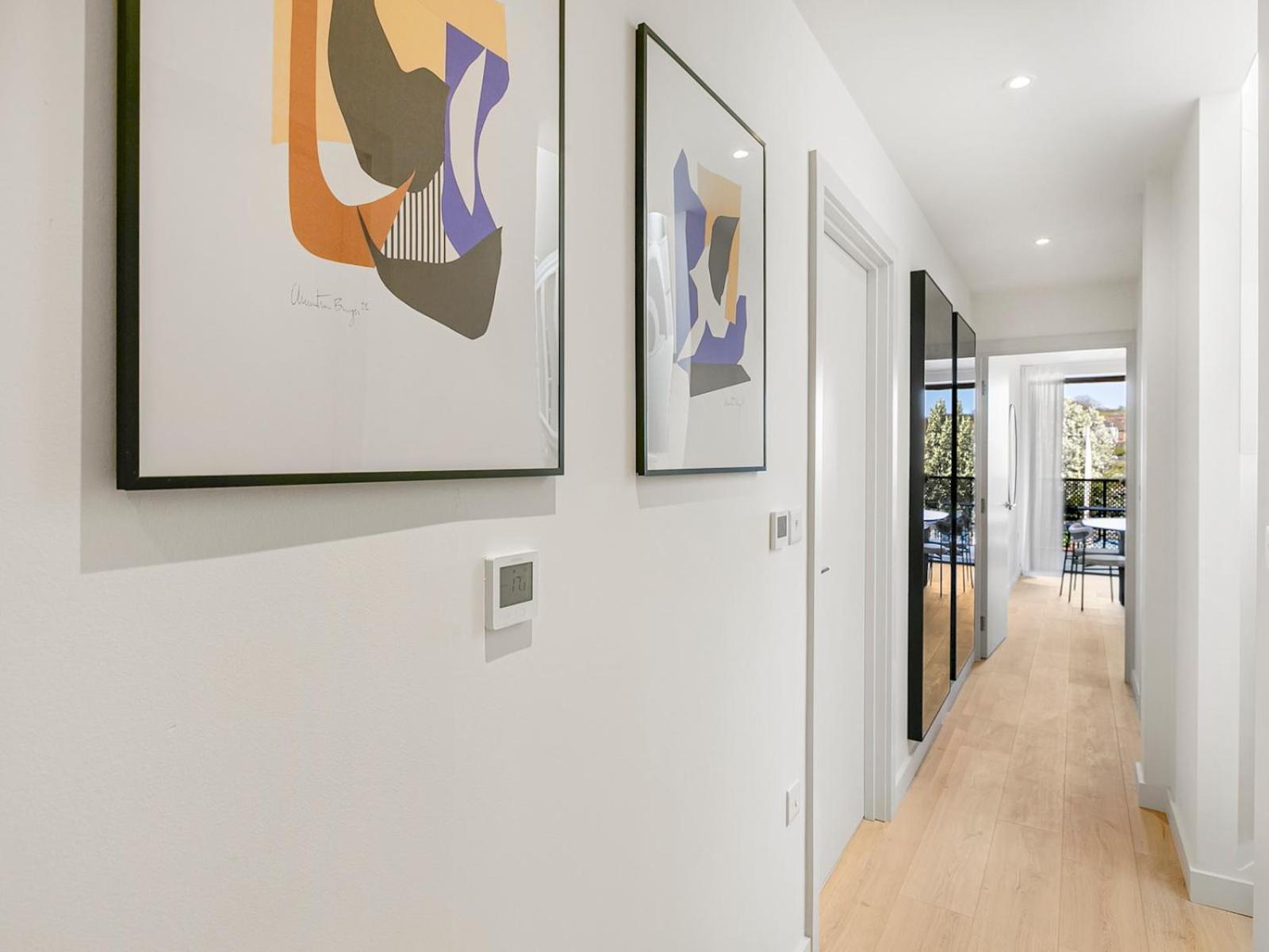 Pass The Keys Chic 3-bedroom Retreat With Private Balcony *