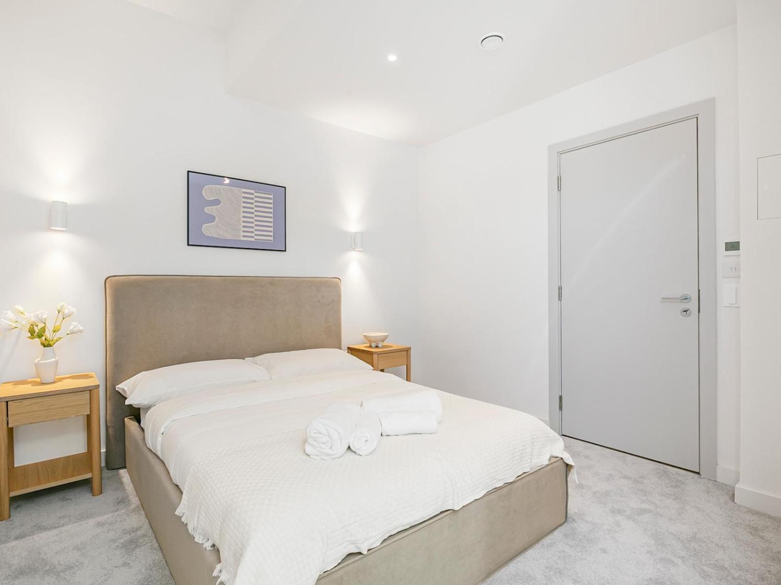 Pass The Keys Chic 3-bedroom Retreat With Private Balcony Londres
