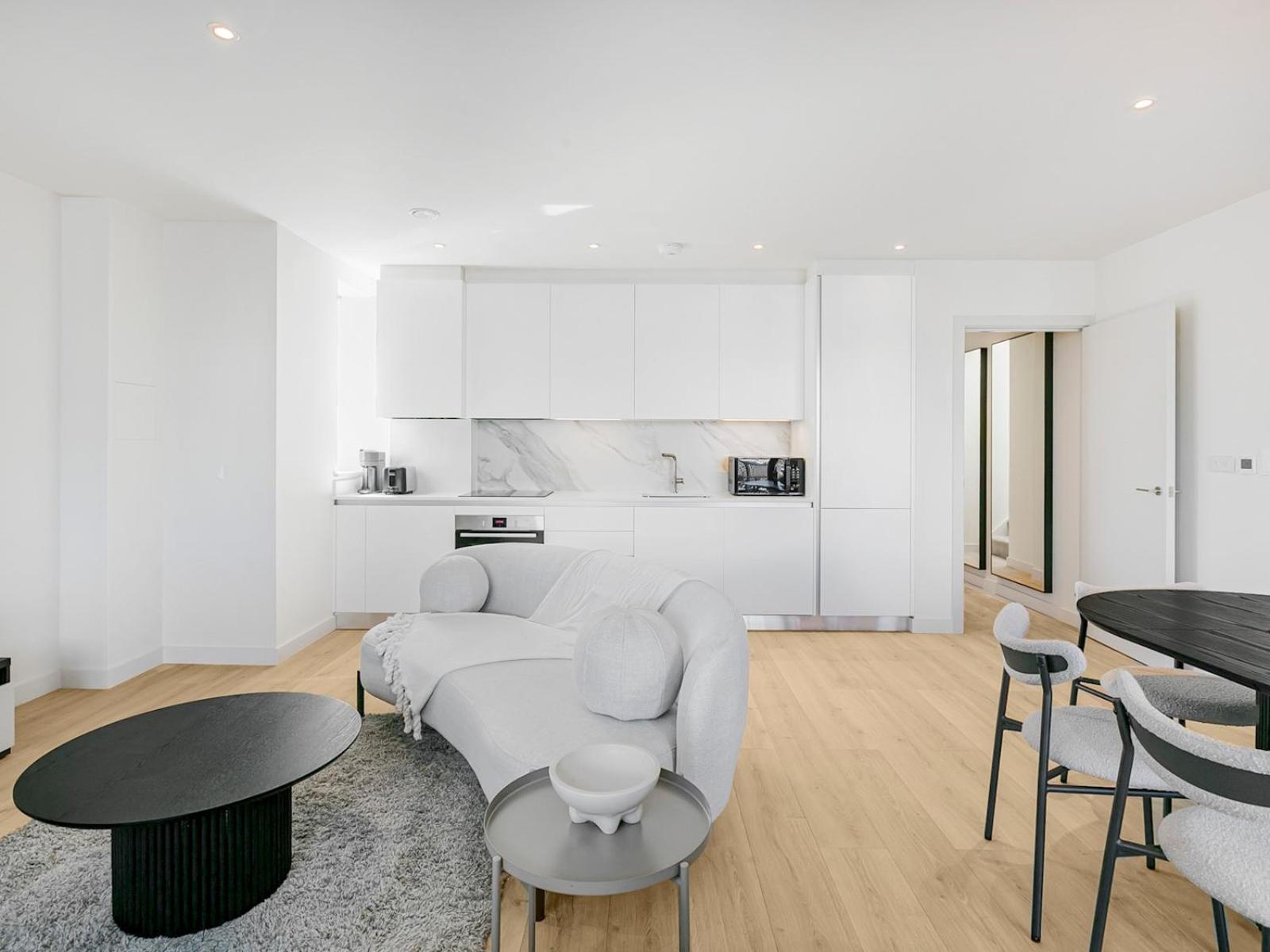Pass The Keys Chic 3-bedroom Retreat With Private Balcony Appartement